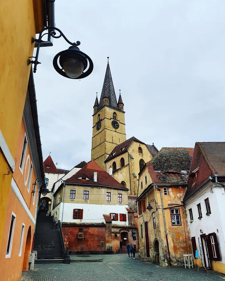 Crown Jewels Centre Sibiu Apartment Luaran gambar