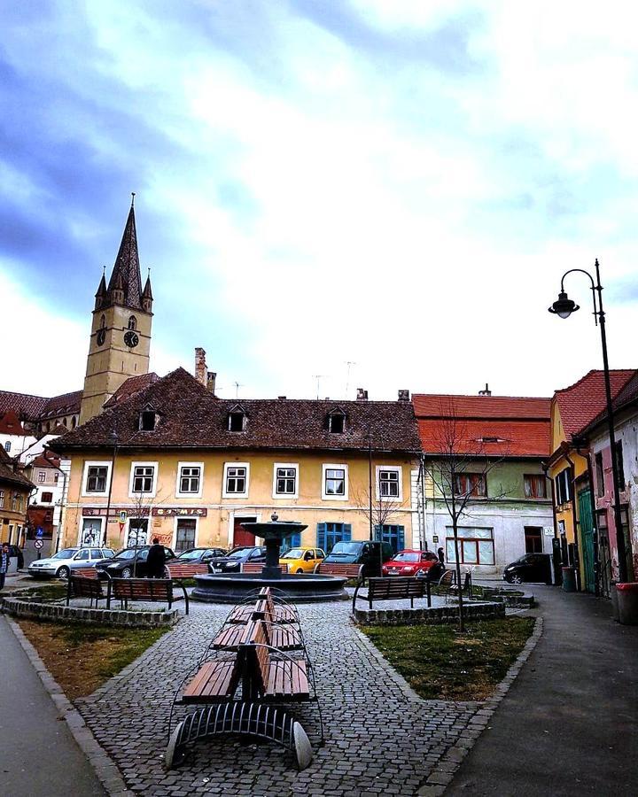 Crown Jewels Centre Sibiu Apartment Luaran gambar