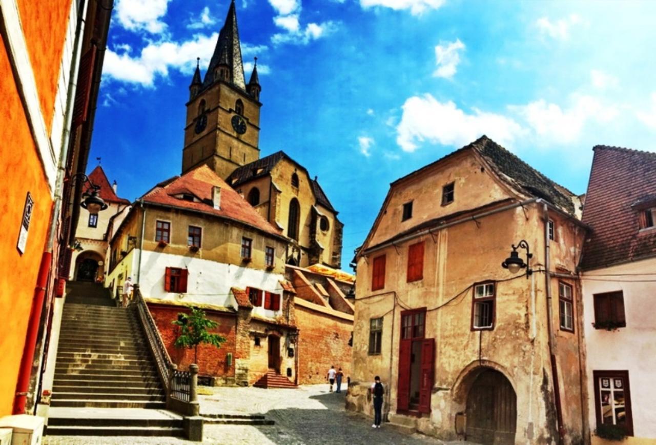 Crown Jewels Centre Sibiu Apartment Luaran gambar